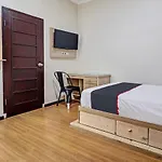 Capital O 92705 Lea Residence Dago Syariah