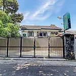 Capital O 92705 Lea Residence Dago Syariah